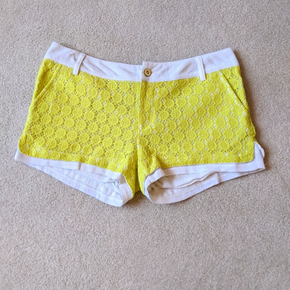 Lapis yellow and white lace shorts size small